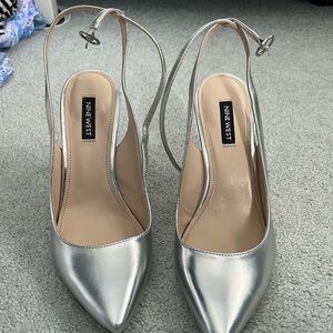 Nine West silver heels size 8.5